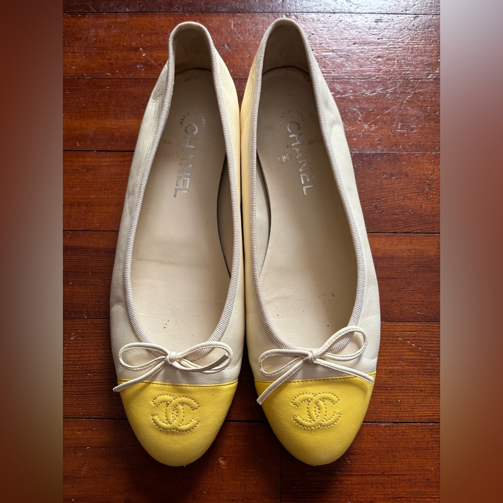 RARE! CHANEL Women's Cream and Yellow Ballet Ballerina Flats, size 9-9.5